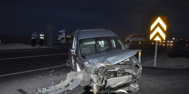Akşehir'de Trafik Kazaları: 2 Yaralı