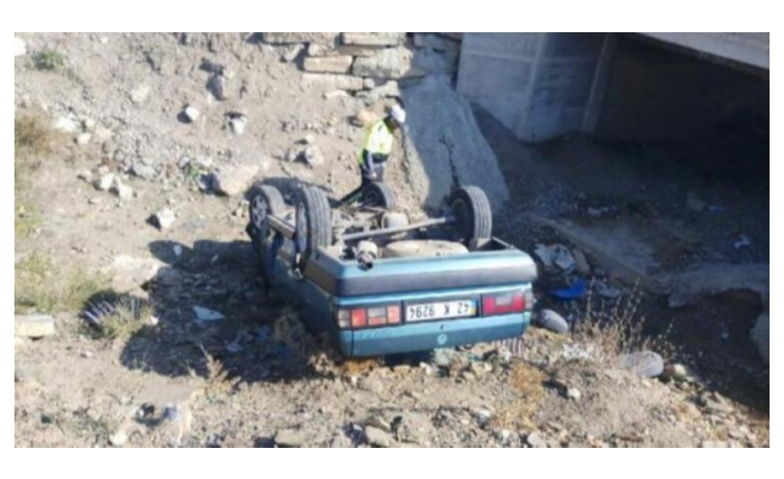 Otomobil, köprüden uçtu!