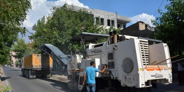 Karapınar Caddesinde Asfalt Çalişmalari Devam Ediyor
