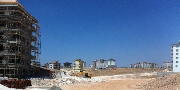 Büyükşehir, Şehrin Dört Bir Yanına Yeni Yollar Açıyor