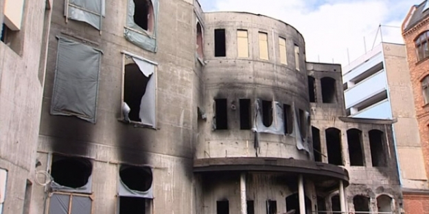 Almanya'da bir cami daha alev alev!