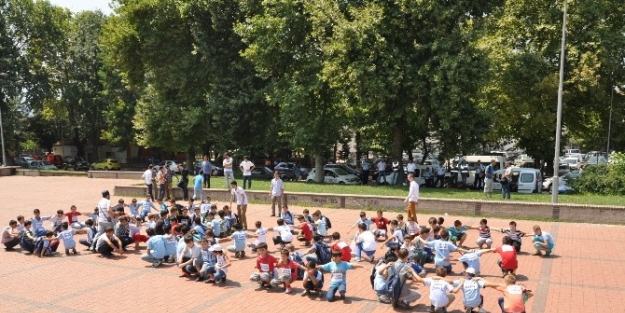 Agd’li Öğrencilerden Gazze’ye Destek Yürüyüşü