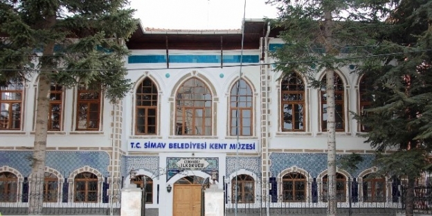 2 Bin Yıllık Mermer Sütun Ziyaretçilerin İlgi Odağı Oldu