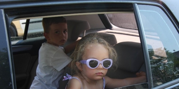 Zincirleme Kazada 2 Çocuk Büyük Korku Yaşadı