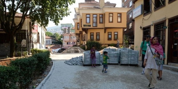 Bursa’nın Tarihi Cadde Ve Sokaklarına Makyaj