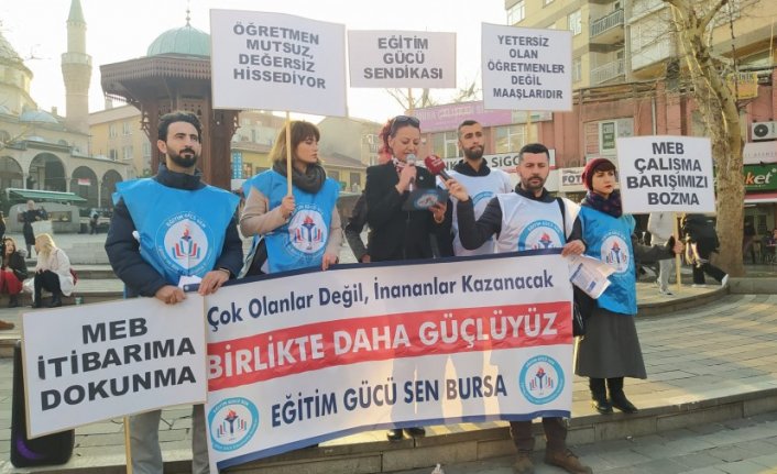 Bursa'da eğitimciler maaş bordrosu yırttı