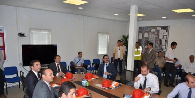 Vali Akdemir Altın Madenini Gezdi