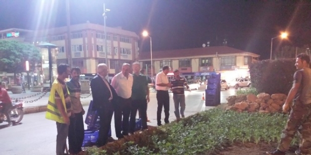 Belediye Ekiplerinden Gece Mesaisi