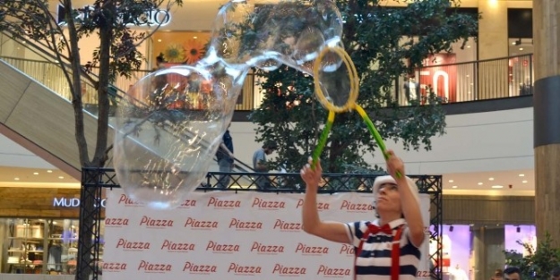 Piazza Çocuk Kulübü’nde Bubble Show