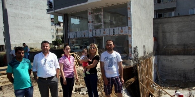 (özel-haber) Bursa’da Apartmanın Temeli Çöktü, 3 Aile Ölümden Döndü
