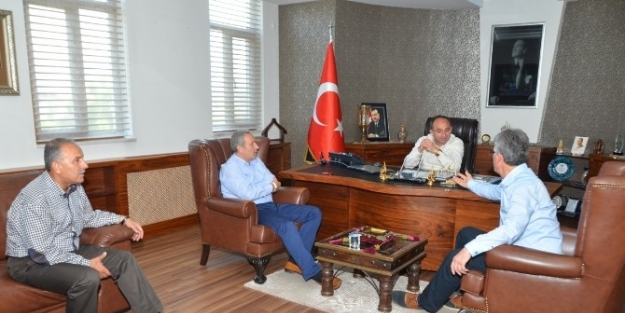 Başkan Üzülmez, Gölcük Ve Derince Belediye Başkanlarını Ağırladı