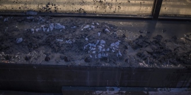 23 yaşındaki kızını boğarak öldürdü, üstüne beton döktü!