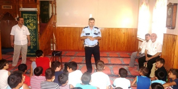 Sarıgöl’de Kuran Kursu Öğrencilerine Trafik Semineri Verildi