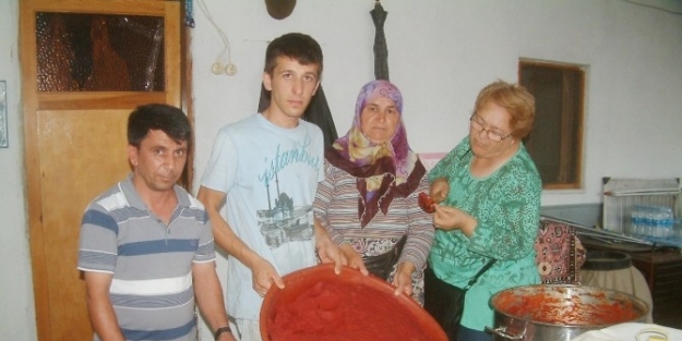 Salça Makineleri Ev Hanımlarının İşini Kolaylaştırdı
