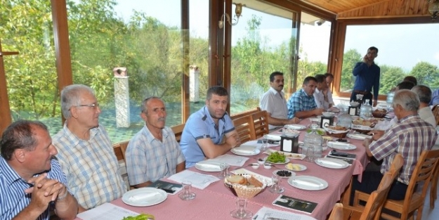Kartepe Belediye Başkanı Üzülmez, Muhtarlarla Bir Araya Geldi