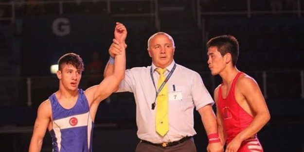 Kaya, Güreşte Dünya 3’üncüsü Oldu