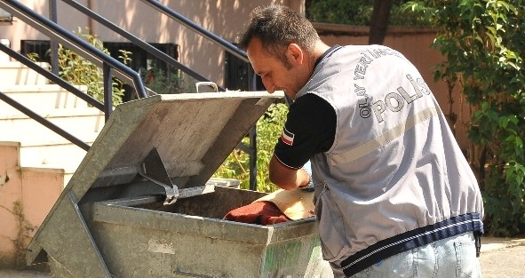 Küçük Kızı Koli Bandı İle Bağlayıp Gasp Etti