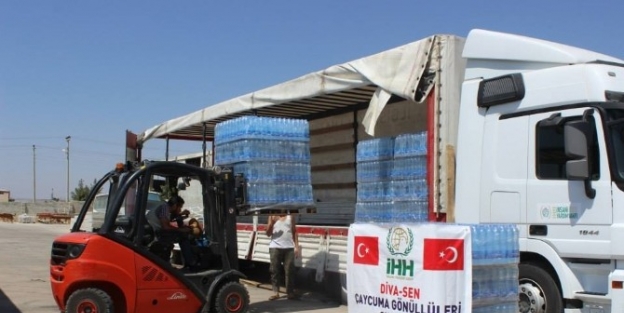 Diva-sen’den Suriye’ye Bir Tır Dolusu Su Yardımı