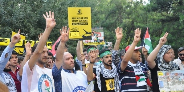 ’rabia Günü’nde’ Mısır Darbesi Eskişehir’de Protesto Edildi