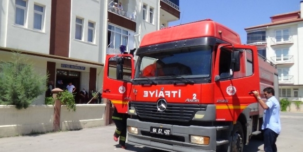 Aksaray’da Apartmanda Yangın Paniği