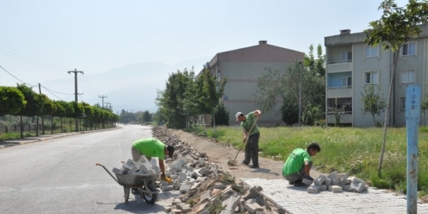 Kartepe’de Parke Tamiratları Hız Kazandı