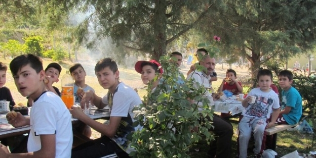 Yaz Kur’an Kursu Öğrencileri Piknikte Buluştu