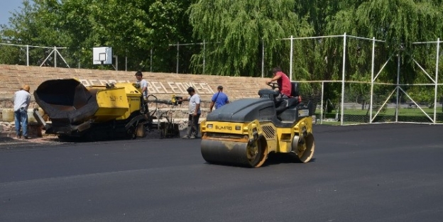 Tepebaşı’nın Parkları Spor Alanlarıyla Zenginleşiyor