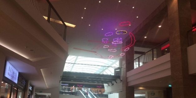 Forum Gaziantep’teki ’çingene Kız’ Görenleri Kendisine Hayran Bırakıyor