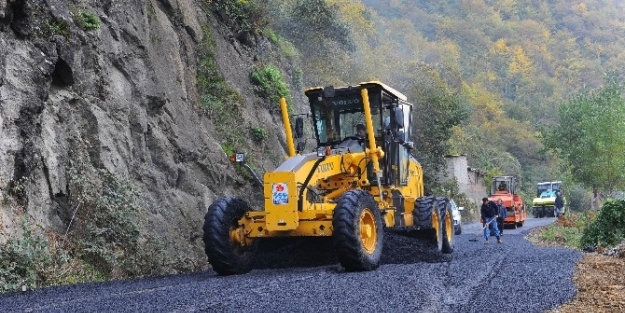 Büyükşehir Asfalt Çalişmalarinda İlçelere Ağırlık Veriyor