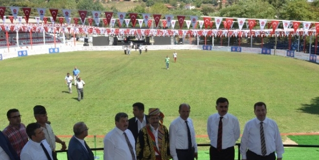 34. Geleneksel Kurtdereli Güreşleri Başladı