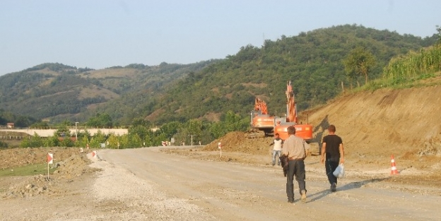 Yığılca Yolunda Çalişmalar Sürüyor