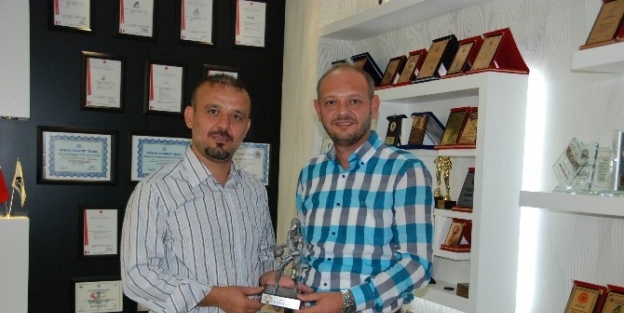 Torku Selçuk’tan Özgür Akın’a Ziyaret