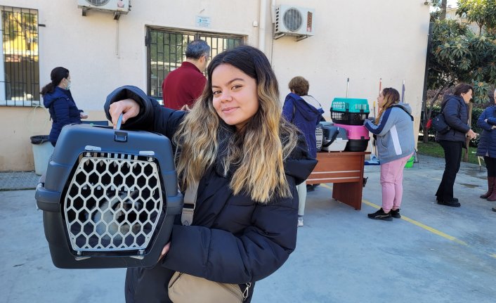 Kedisini, köpeğini getiren mikroçip sırasına girdi