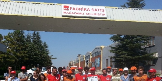 Eskişehir Halkevleri Üyeleri İşten Çikarilan İşçileri Ziyaret Etti