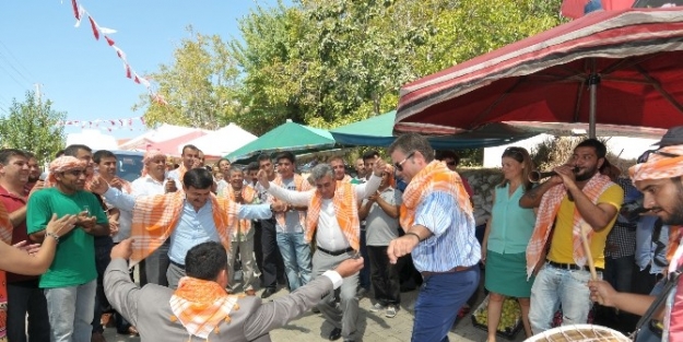 Güzelbahçe’de Renkli ’’bardacık’’ Festivali