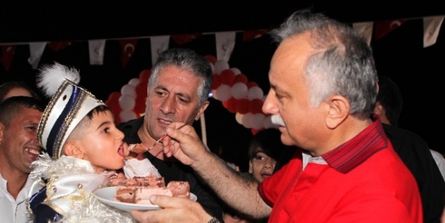 Böyle Olur Bayraklı’da Sünnet Şöleni