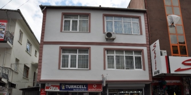 İzmit’te Bina Cepheleri Güzelleşiyor