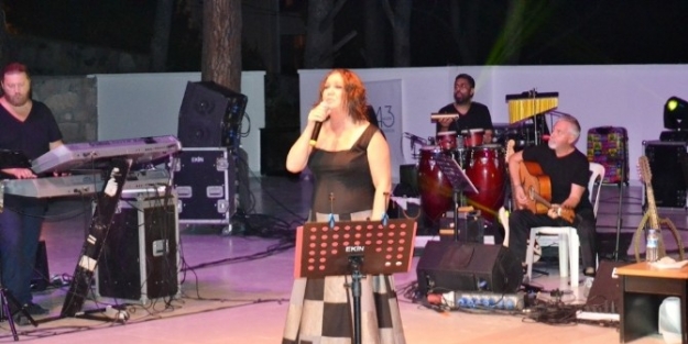 Nazan Öncel, Konserlerine Ayvalık’tan Başladı