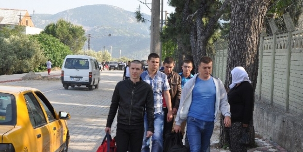 Acemi Erler Birliklerine Teslim Oluyor