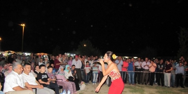 Ferdi Gürses, Gözde Anıl Ve Hazal’dan Halk Konseri