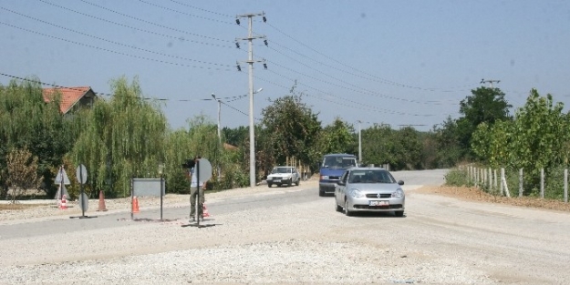 Arsa Sahipleri Yol İçin Arsalarını Verdi