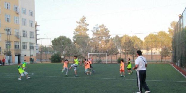 Yaz Kur’an Kursları, Halı Saha Futbol Turnuvasıyla Sona Erdi