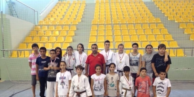 Adana’lı Judocular Hatay’dan Madalyalarla Döndü