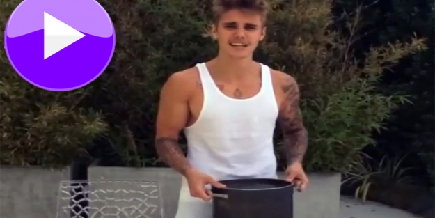 Justin Bieber'dan Obama'ya bir kova su