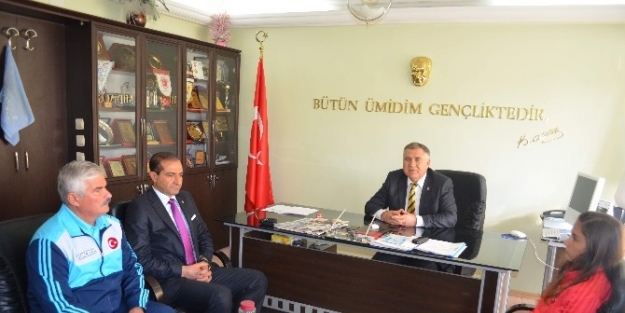 Bayan Halterciler Dünya Şampiyonasina Katılacak