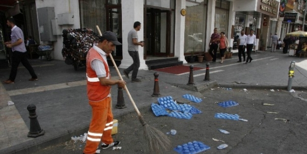 Sur Belediyesi Temizlik Çalişmalarini Hızlandırdı