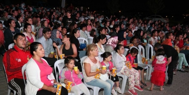 Odunpazarı’nda Yazlık Sinema Keyfi Sürüyor