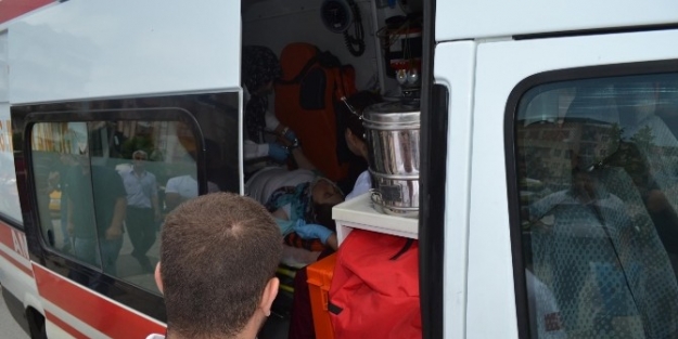 Turgutlu’da Trafik Kazası: 2 Yaralı