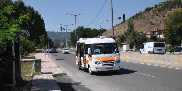 Bozüyük’teki Ana Caddeye Yeni Dolmuş Cepleri