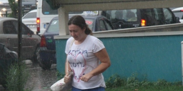 Bursalılar Yağmura Hazırlıksız Yakalandı